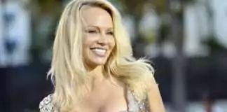 1536578152pamela anderson 1 89384d 01x