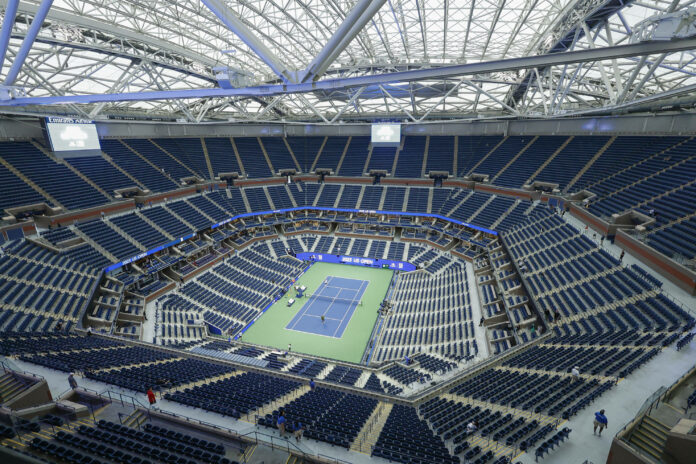 US Open Feature, leeres Arthur Ashe Stadium ohne Zuschauer, Uebersicht, Panorama, von oben *** US Open feature, empty Ar